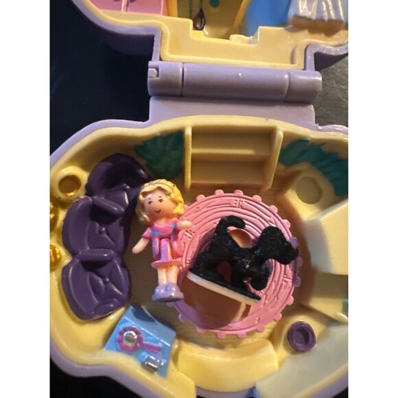 Bluebird 1993 Polly Pocket dazzling dog show Puppy Compact Toy With 2 Figures - Picture 4 of 7